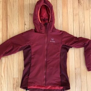 Arcteryx Atom LT jacket size medium, oxblood red